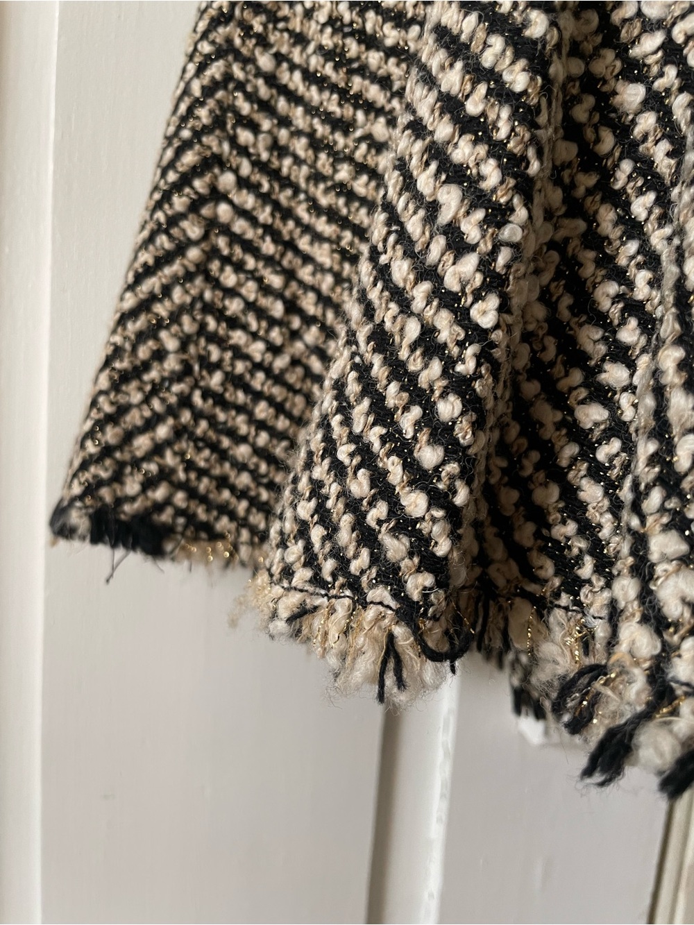 J CREW 2005 Black and Cream Tweed and Metallic Gold Thread Flare Skirt - Picture 2 of 7